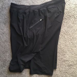 Men’s Lululemon side slit shorts